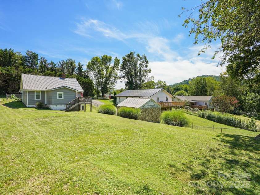 177 Dewey Avenue, Canton, NC 28716.  MLS# CAR4297479, YatesRealty ID 527. 