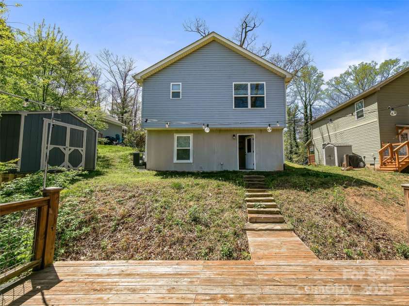 64 Marietta Street, Asheville, NC 28803.  MLS# CAR4296002, YatesRealty ID 527. 