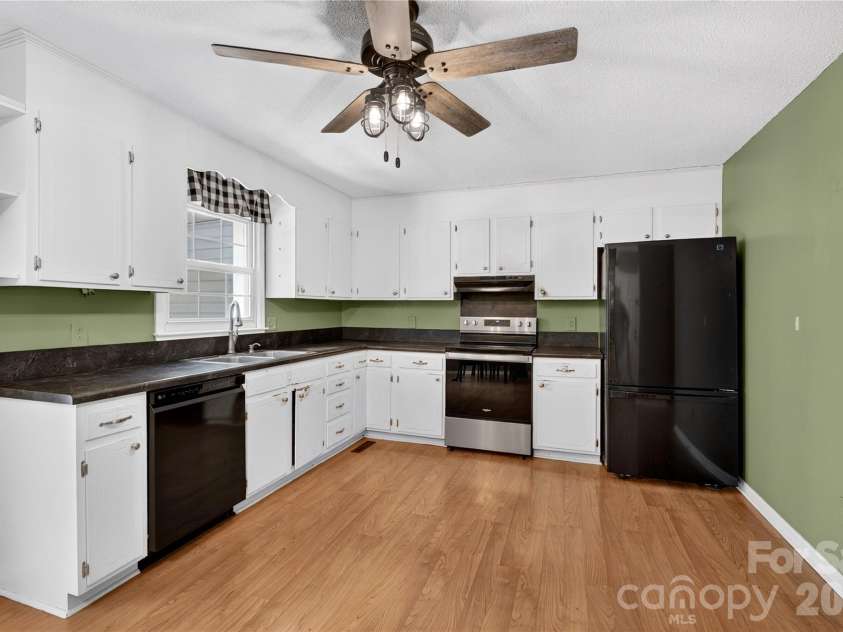304 Hickory Lane, Salisbury, NC 28147.  MLS# CAR4421959, YatesRealty ID 52700. 