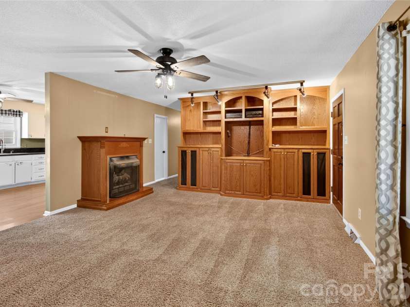 304 Hickory Lane, Salisbury, NC 28147.  MLS# CAR4421959, YatesRealty ID 52700. 
