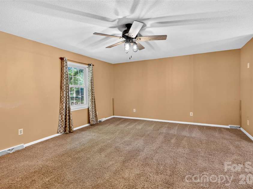 304 Hickory Lane, Salisbury, NC 28147.  MLS# CAR4421959, YatesRealty ID 52700. 