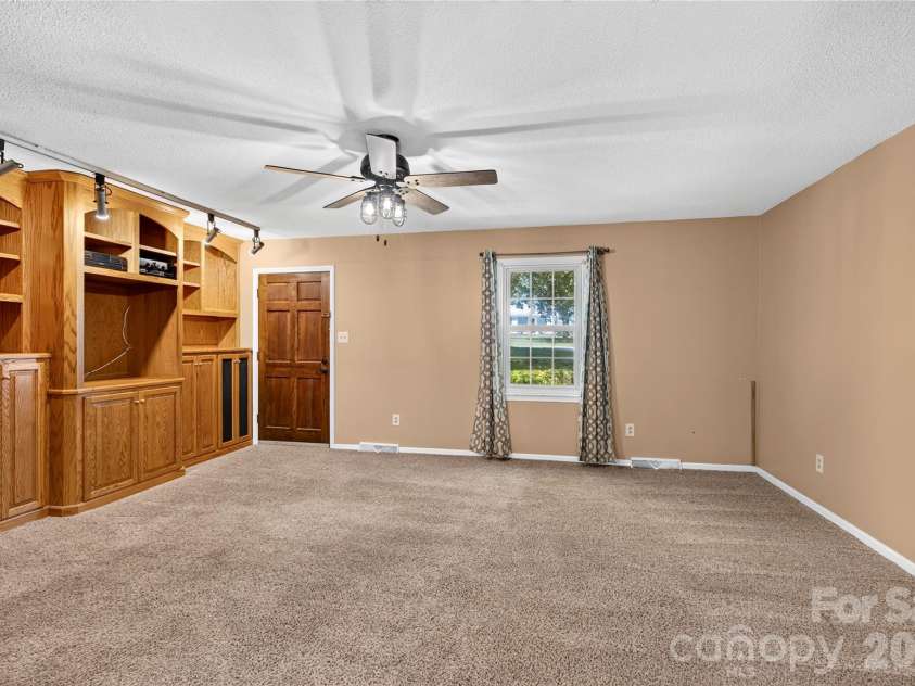 304 Hickory Lane, Salisbury, NC 28147.  MLS# CAR4421959, YatesRealty ID 52700. 