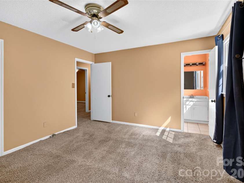 304 Hickory Lane, Salisbury, NC 28147.  MLS# CAR4421959, YatesRealty ID 52700. 