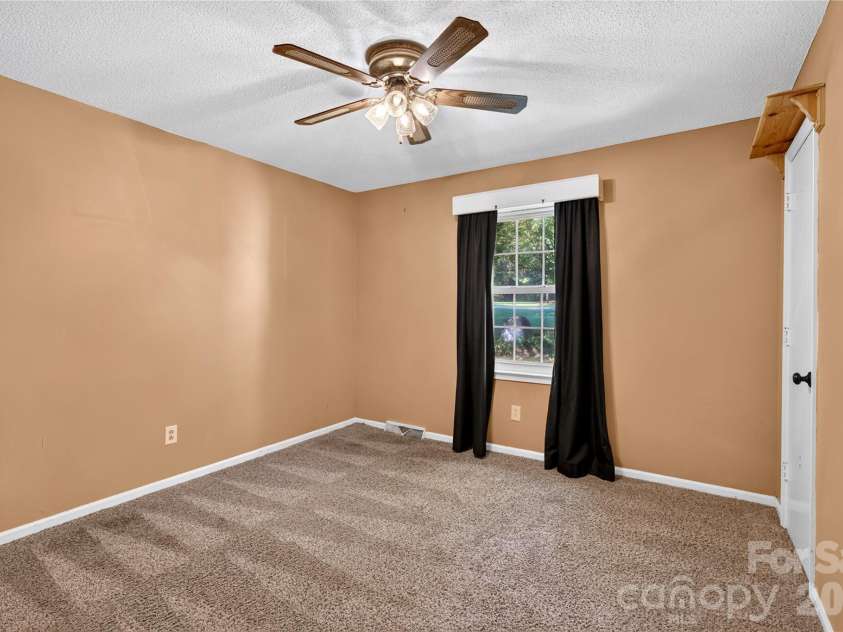 304 Hickory Lane, Salisbury, NC 28147.  MLS# CAR4421959, YatesRealty ID 52700. 