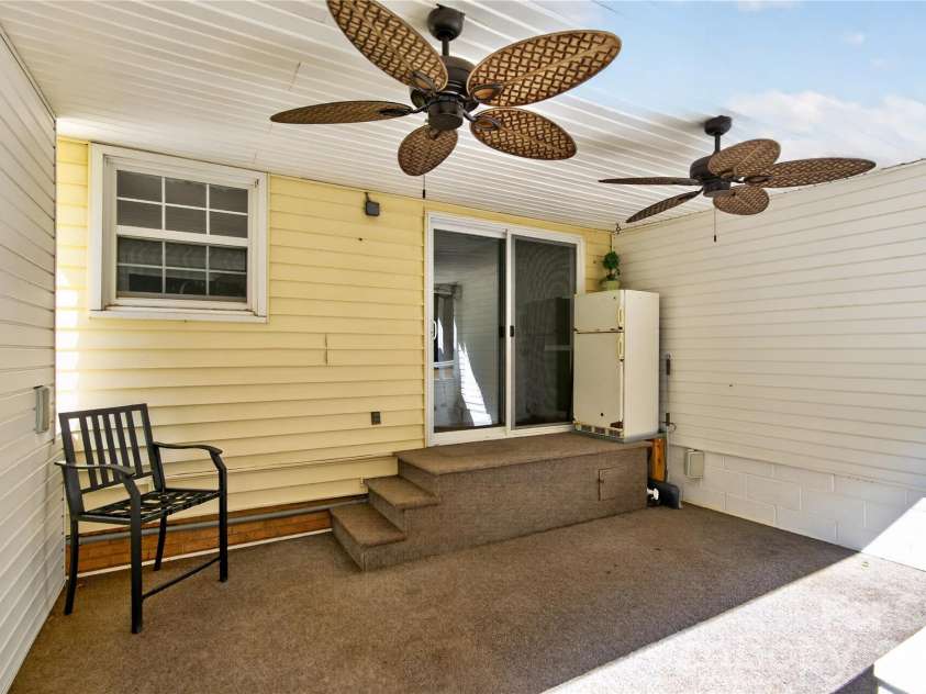 304 Hickory Lane, Salisbury, NC 28147.  MLS# CAR4421959, YatesRealty ID 52700. 