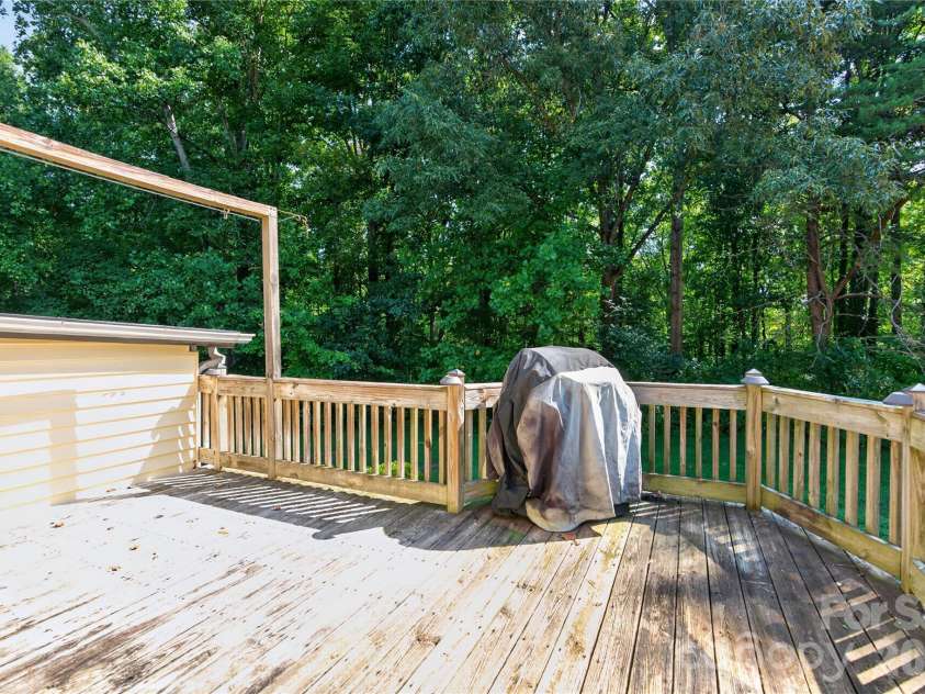 304 Hickory Lane, Salisbury, NC 28147.  MLS# CAR4421959, YatesRealty ID 52700. 