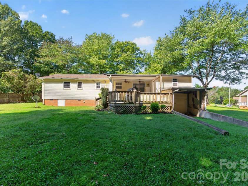 304 Hickory Lane, Salisbury, NC 28147.  MLS# CAR4421959, YatesRealty ID 52700. 