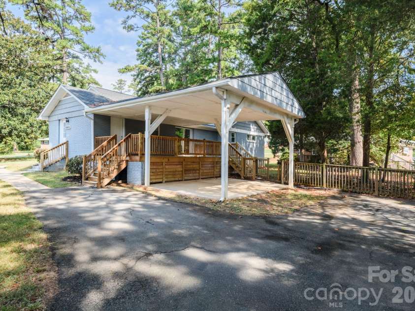 6414 Elmwood Circle, Charlotte, NC 28214.  MLS# CAR4424332, YatesRealty ID 52701. 