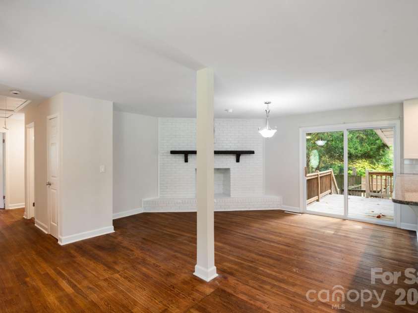 6414 Elmwood Circle, Charlotte, NC 28214.  MLS# CAR4424332, YatesRealty ID 52701. 
