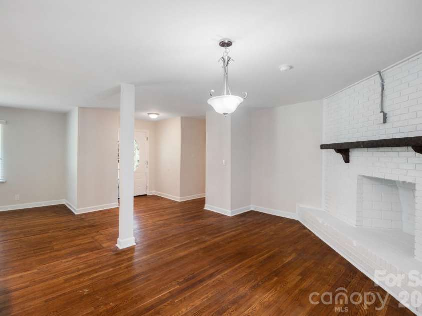 6414 Elmwood Circle, Charlotte, NC 28214.  MLS# CAR4424332, YatesRealty ID 52701. 