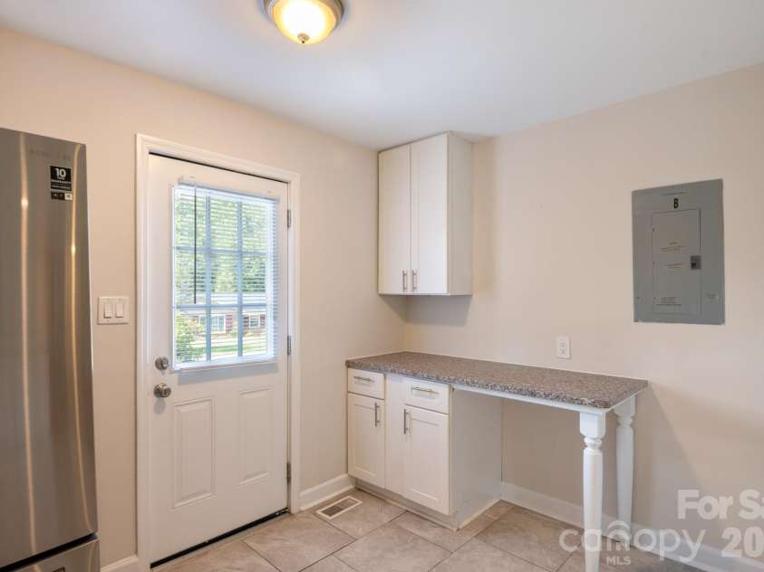 6414 Elmwood Circle, Charlotte, NC 28214.  MLS# CAR4424332, YatesRealty ID 52701. 