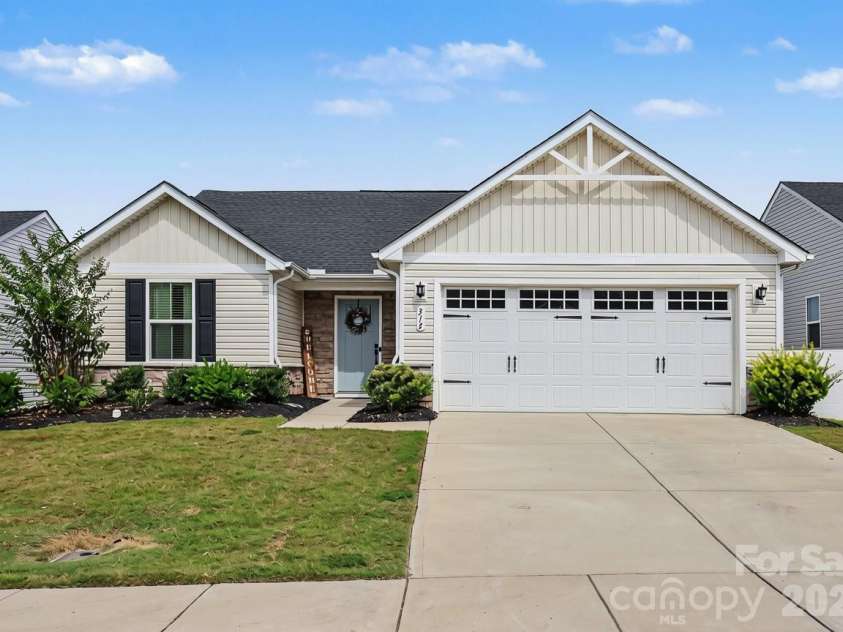 313 Damask Drive, Lancaster, SC 29720.  MLS# CAR4425847, YatesRealty ID 52702. 