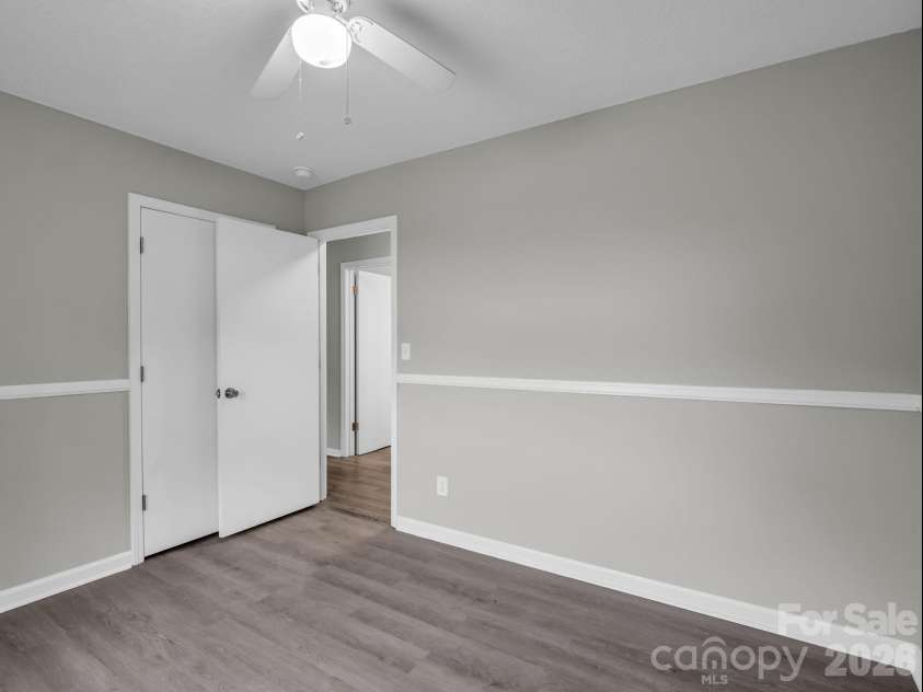 117 Drexel Road, Hendersonville, NC 28739.  MLS# CAR4427336, YatesRealty ID 52706. 