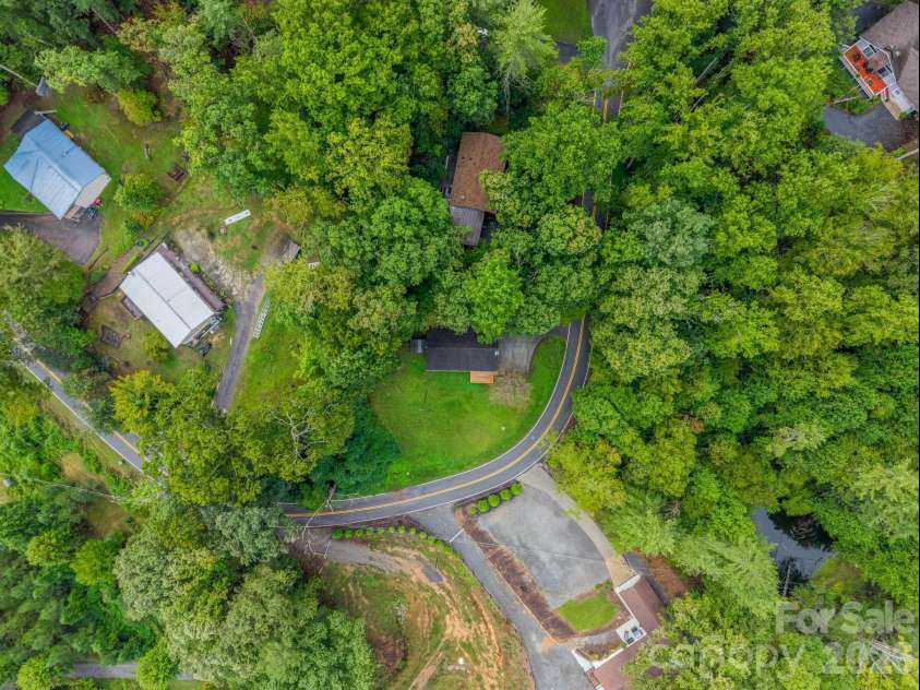 117 Drexel Road, Hendersonville, NC 28739.  MLS# CAR4427336, YatesRealty ID 52706. 