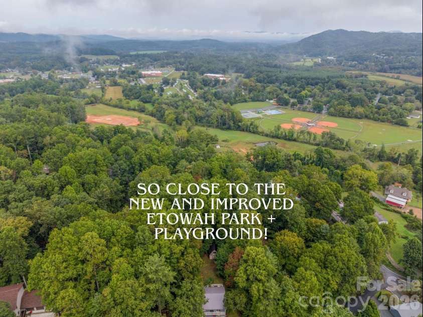 117 Drexel Road, Hendersonville, NC 28739.  MLS# CAR4427336, YatesRealty ID 52706. 