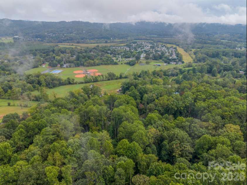 117 Drexel Road, Hendersonville, NC 28739.  MLS# CAR4427336, YatesRealty ID 52706. 