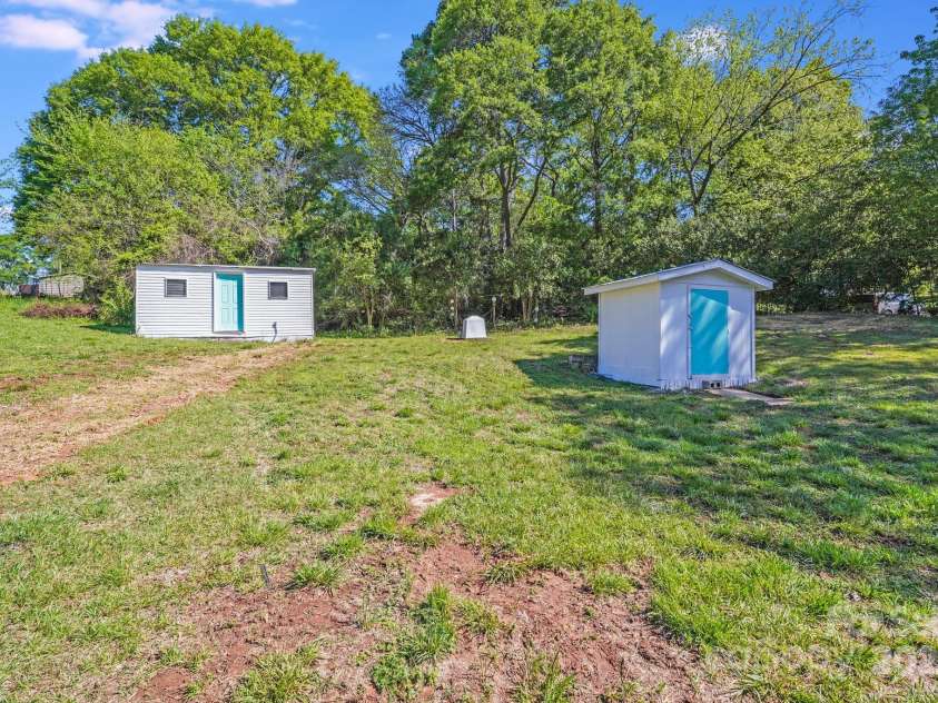 221 River Loop Road, Belmont, NC 28012.  MLS# CAR4245152, YatesRealty ID 5271. 