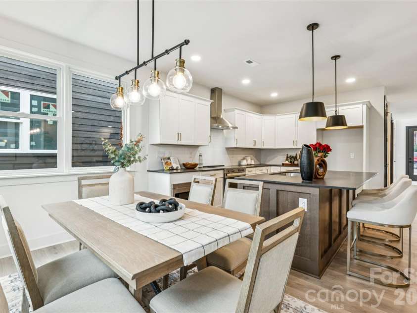 2416 Crestview Drive, Charlotte, NC 28216.  MLS# CAR4332816, YatesRealty ID 52711. 