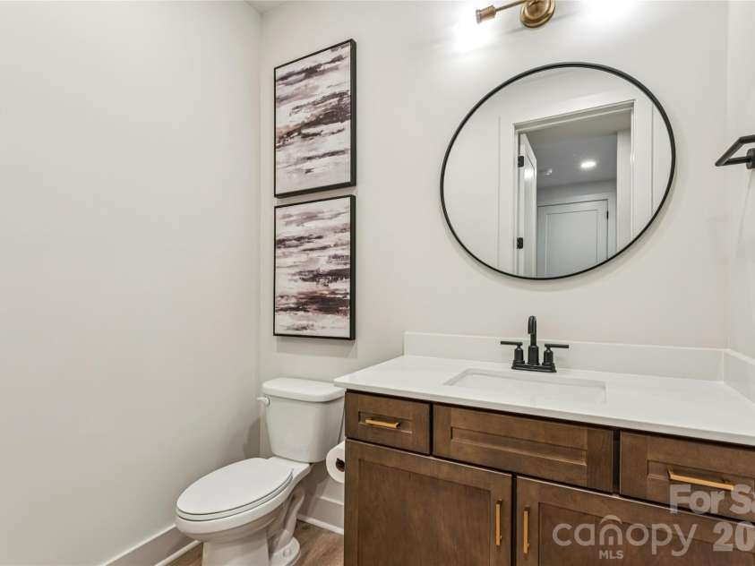 2416 Crestview Drive, Charlotte, NC 28216.  MLS# CAR4332816, YatesRealty ID 52711. 