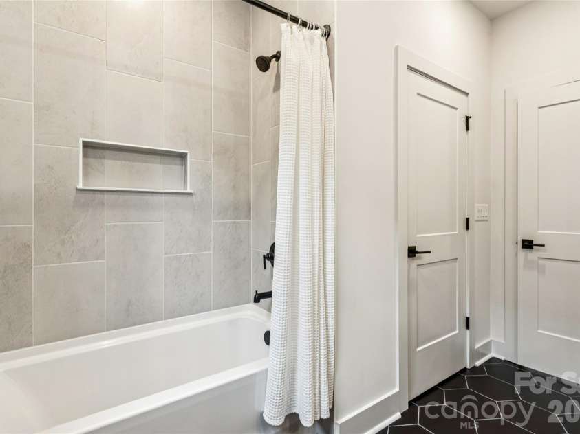 2416 Crestview Drive, Charlotte, NC 28216.  MLS# CAR4332816, YatesRealty ID 52711. 