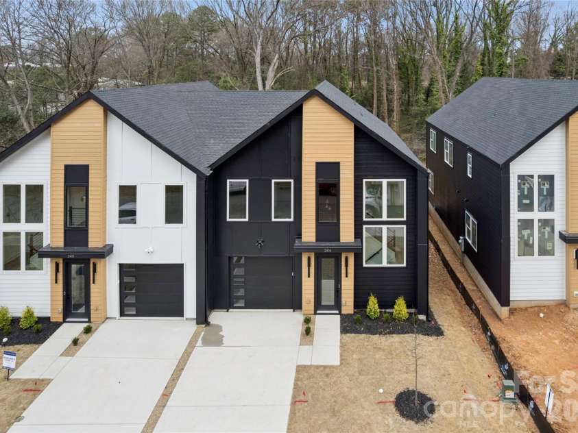 2416 Crestview Drive, Charlotte, NC 28216.  MLS# CAR4332816, YatesRealty ID 52711. 