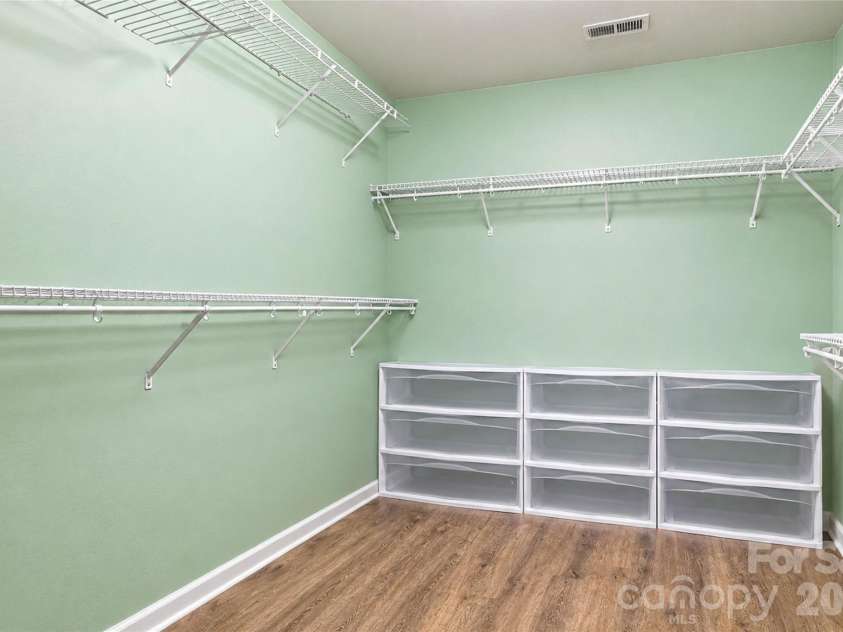 4214 Lawrence Daniel Drive, Matthews, NC 28104.  MLS# CAR4428072, YatesRealty ID 52712. 