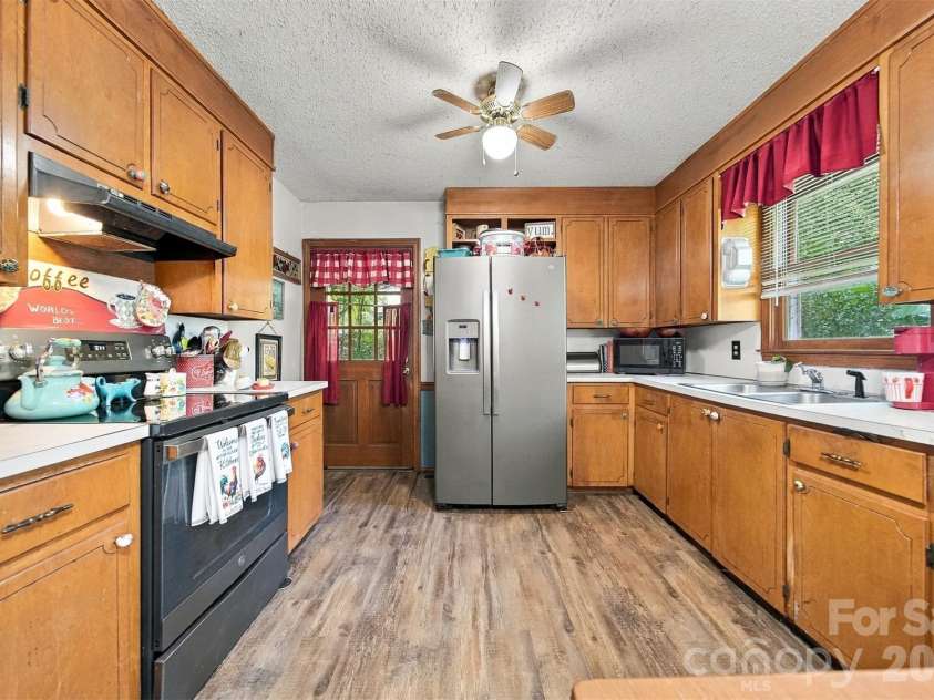 3115 10th Avenue, Conover, NC 28613.  MLS# CAR4426421, YatesRealty ID 52713. 