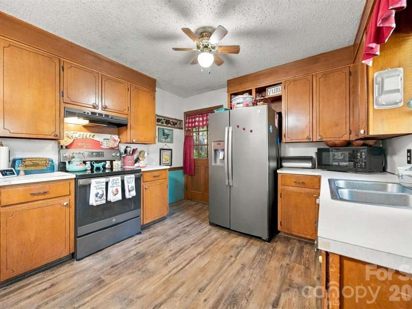 3115 10th Avenue, Conover, NC 28613.  MLS# CAR4426421, YatesRealty ID 52713. 