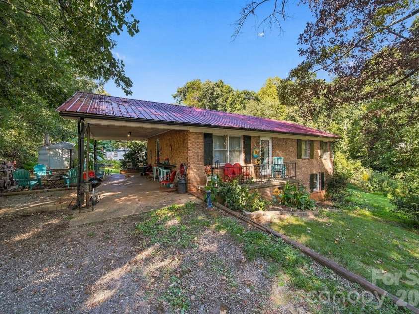 3115 10th Avenue, Conover, NC 28613.  MLS# CAR4426421, YatesRealty ID 52713. 