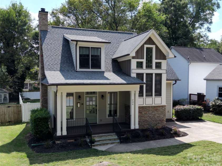 204 Martin Street, Charlotte, NC 28216.  MLS# CAR4428060, YatesRealty ID 52714. 