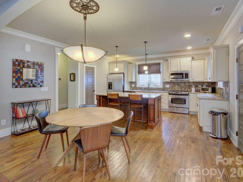 204 Martin Street, Charlotte, NC 28216.  MLS# CAR4428060, YatesRealty ID 52714. 
