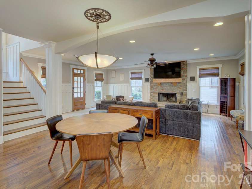 204 Martin Street, Charlotte, NC 28216.  MLS# CAR4428060, YatesRealty ID 52714. 