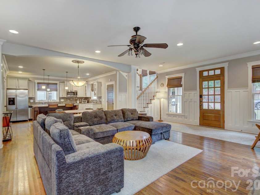 204 Martin Street, Charlotte, NC 28216.  MLS# CAR4428060, YatesRealty ID 52714. 