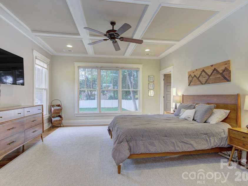 204 Martin Street, Charlotte, NC 28216.  MLS# CAR4428060, YatesRealty ID 52714. 