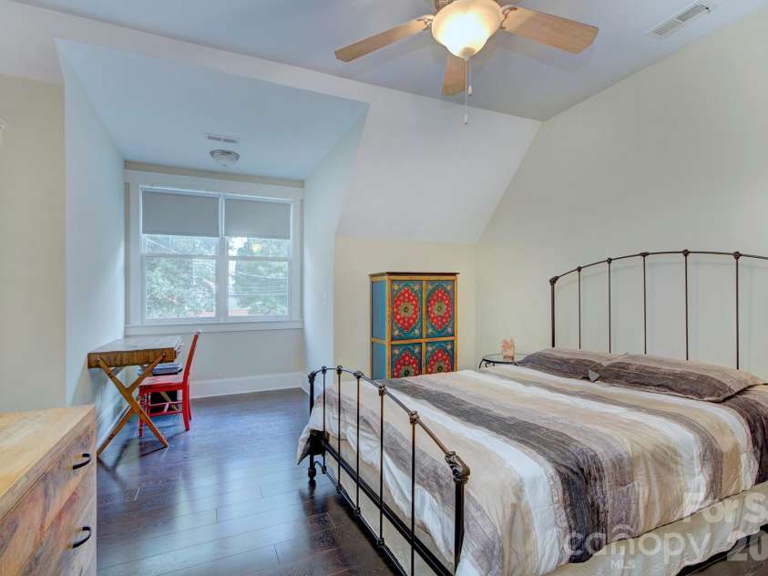 204 Martin Street, Charlotte, NC 28216.  MLS# CAR4428060, YatesRealty ID 52714. 