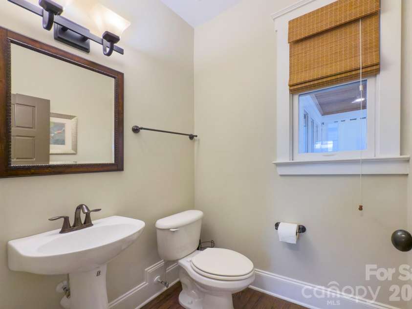 204 Martin Street, Charlotte, NC 28216.  MLS# CAR4428060, YatesRealty ID 52714. 