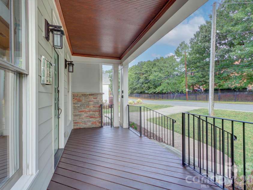 204 Martin Street, Charlotte, NC 28216.  MLS# CAR4428060, YatesRealty ID 52714. 