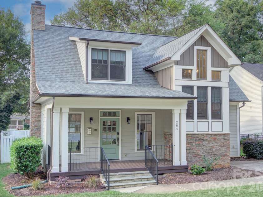 204 Martin Street, Charlotte, NC 28216.  MLS# CAR4428060, YatesRealty ID 52714. 