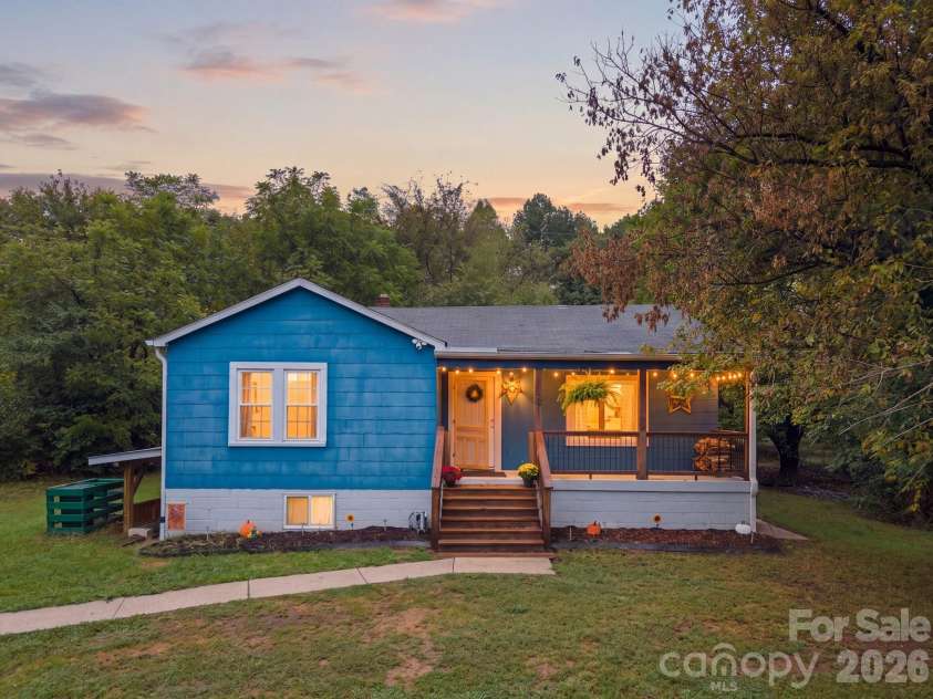 178 Collins Drive, Clyde, NC 28721.  MLS# CAR4427815, YatesRealty ID 52716. 