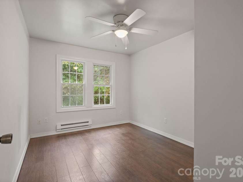 178 Collins Drive, Clyde, NC 28721.  MLS# CAR4427815, YatesRealty ID 52716. 
