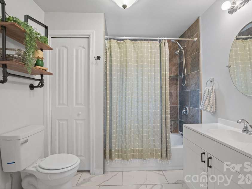 178 Collins Drive, Clyde, NC 28721.  MLS# CAR4427815, YatesRealty ID 52716. 