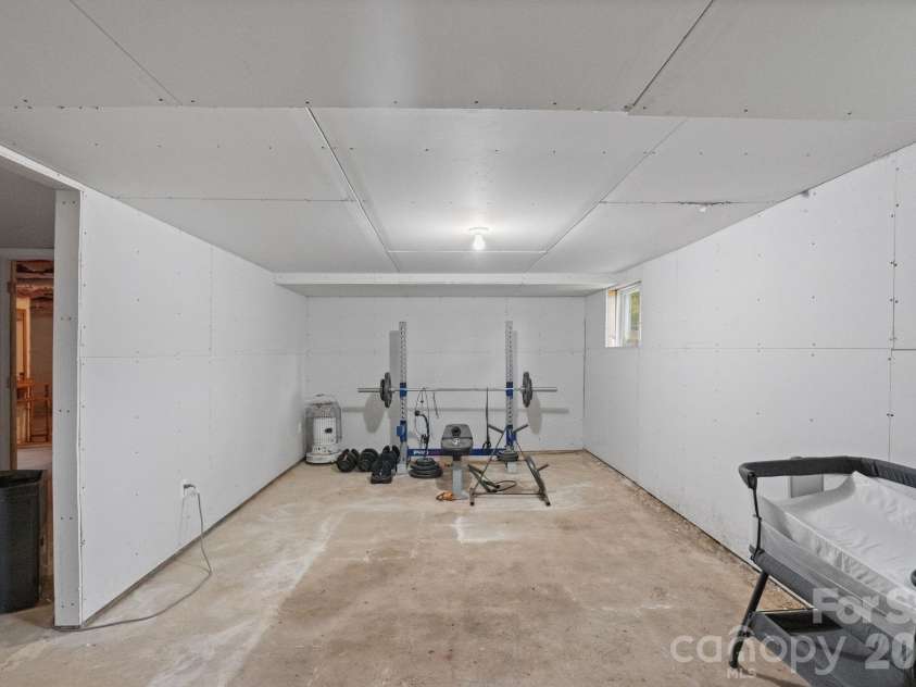 178 Collins Drive, Clyde, NC 28721.  MLS# CAR4427815, YatesRealty ID 52716. 