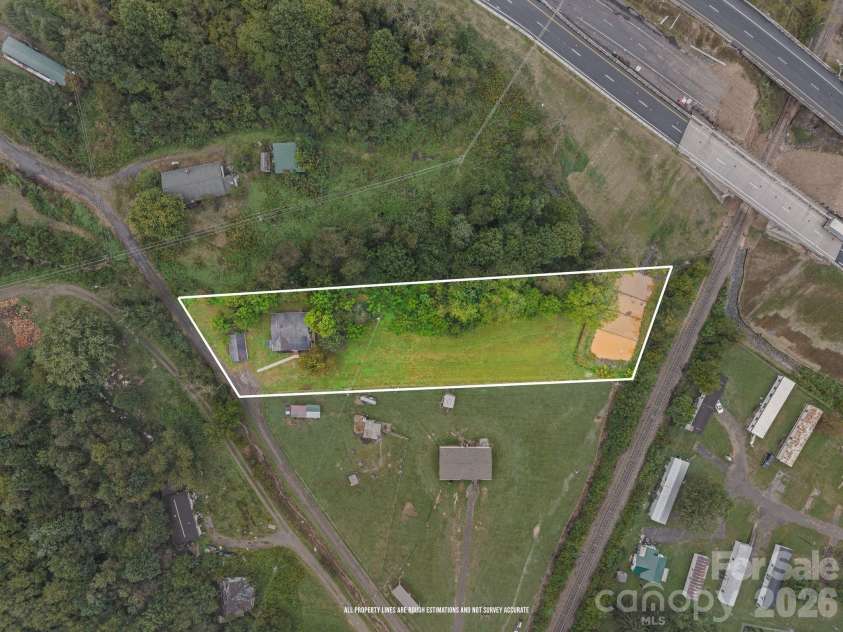 178 Collins Drive, Clyde, NC 28721.  MLS# CAR4427815, YatesRealty ID 52716. 