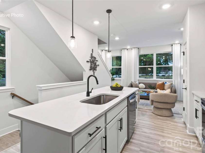 513 Annagh Drive, Charlotte, NC 28217.  MLS# CAR4428109, YatesRealty ID 52717. 