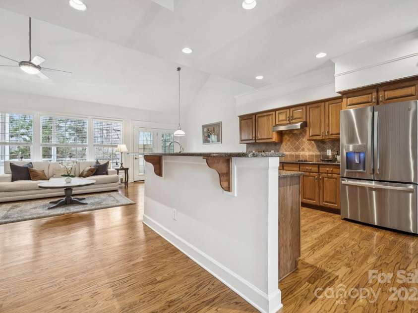 10834 Rogalla Drive, Charlotte, NC 28277.  MLS# CAR4326769, YatesRealty ID 52719. Kitchen