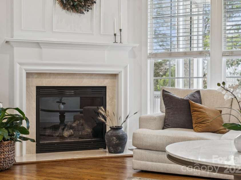 10834 Rogalla Drive, Charlotte, NC 28277.  MLS# CAR4326769, YatesRealty ID 52719. Living Room