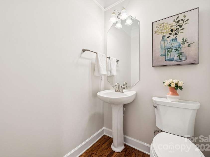 10834 Rogalla Drive, Charlotte, NC 28277.  MLS# CAR4326769, YatesRealty ID 52719. Powder Room