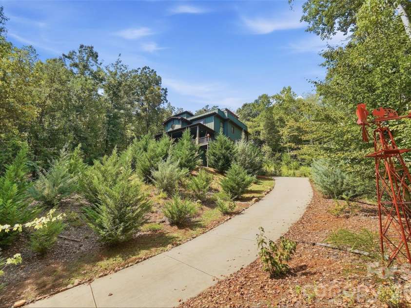3014 Dodsworth Drive, Cramerton, NC 28032.  MLS# CAR4427828, YatesRealty ID 52719. 