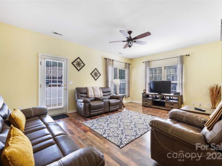 121 Talbert Town Loop, Mooresville, NC 28117.  MLS# CAR4244186, YatesRealty ID 5272. 