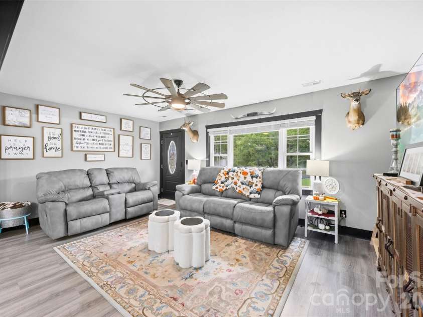 1207 Scenic Drive, Shelby, NC 28150.  MLS# CAR4426959, YatesRealty ID 52720. 
